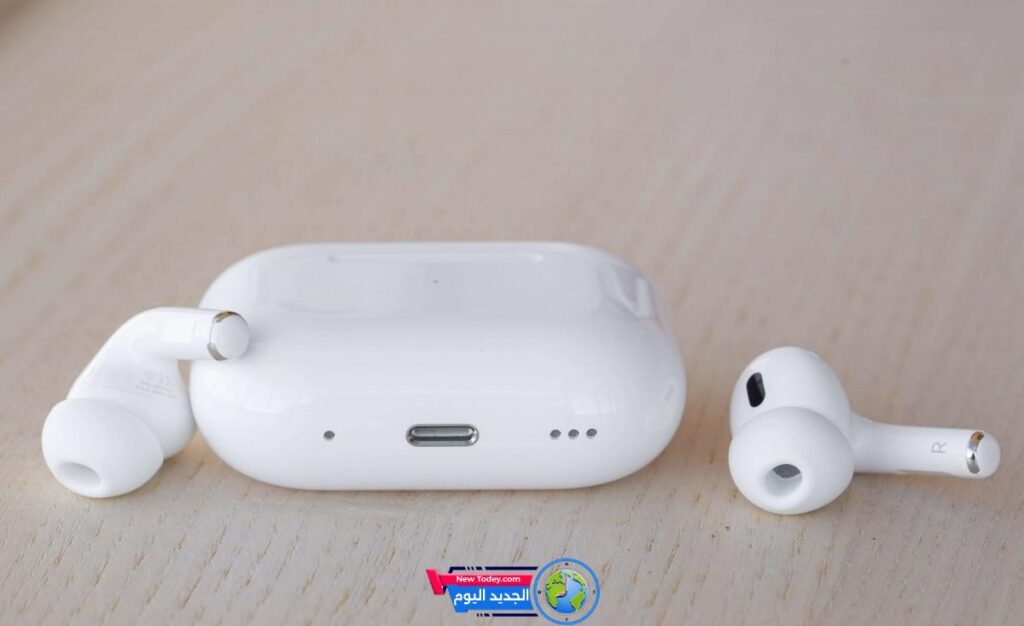 أبل تُحسِّن تجربة AirPods بميزات مبتكرة: إيماءات رأس جديدة، تحكم بالكاميرا، وأكثر!
