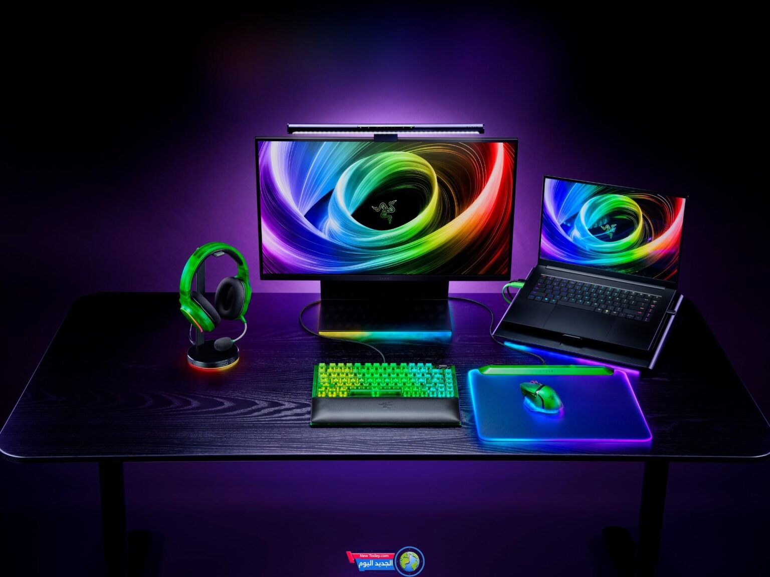 مجموعة Razer Phantom الجديدة: تجربة احترافية مع لوحة مفاتيح وماوس وسماعة شفافة بتقنية إضاءة RGB
