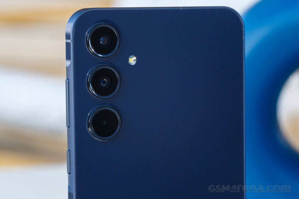 هاتف Galaxy A55 يسجل ظهورًا على Geekbench مع نظام Android 16 ومن المتوقع حصوله على واجهة One UI 8 قبل نهاية العام.