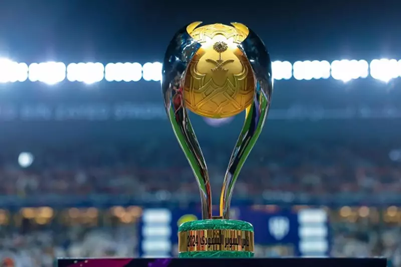 أهلي جدة يعزز فرصته في السوبر السعودي بعد انسحاب الهلال