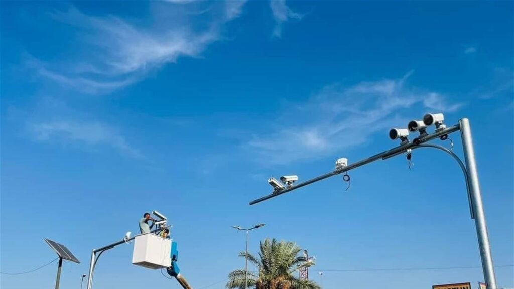 إزالة المخالفات المرورية عبر الكاميرات الذكية