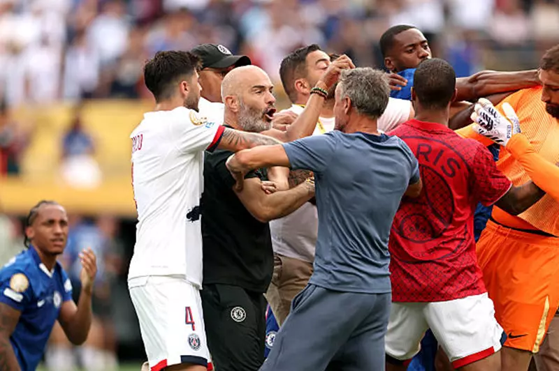 إنريكي واعتداءه على جواو بيدرو بعد هزيمة كأس العالم للأندية