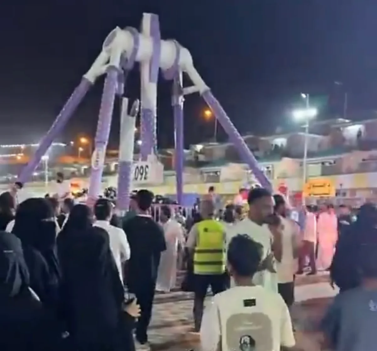التحقيق في حادثة سقوط لعبة الملاهي بالطائف: المسؤوليات القانونية والتعويضات المتوقعة
