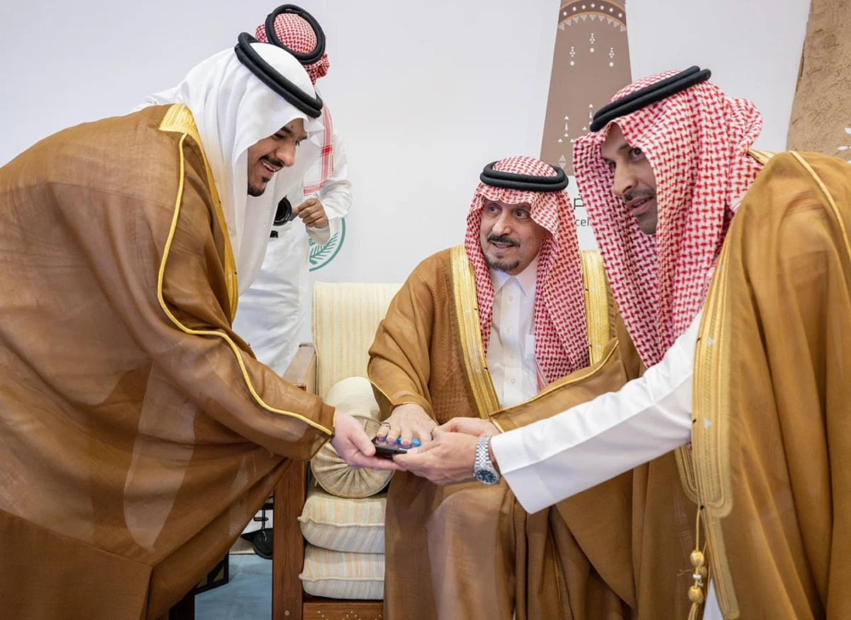 الرياض تكرّم المتميزين وتبني جيل الريادة والإبداع