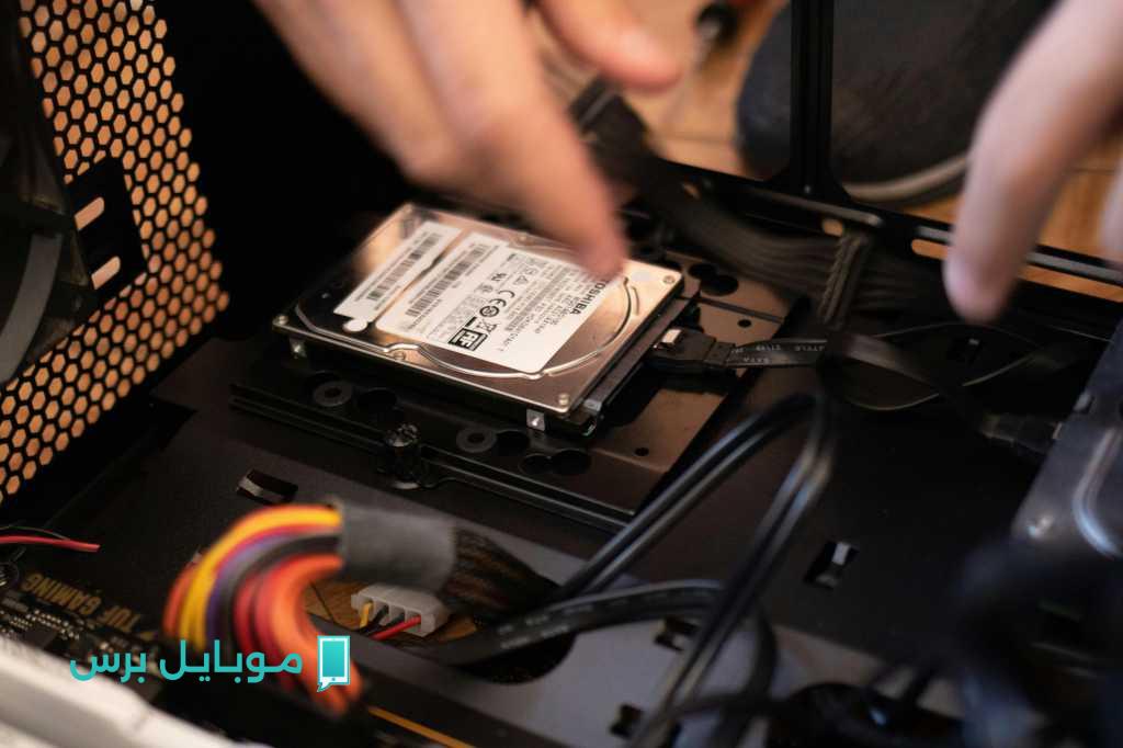 الكهرباء الساكنة وتأثيرها على جهاز الكمبيوتر: أخطاء شائعة يجب تجنبها