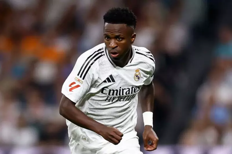 تحديات تجديد عقد فينيسيوس مع ريال مدريد وتأثيراتها المستقبلية