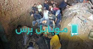 تحقيقات حول انهيار منزل ثلاثي الطوابق في أسيوط والبحث عن سيدة مسنّة مفقودة