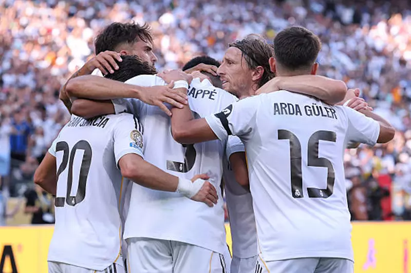 ريال مدريد يسعى لتحقيق التوازن الداخلي بين اللاعبين المتنافسين على الأنا