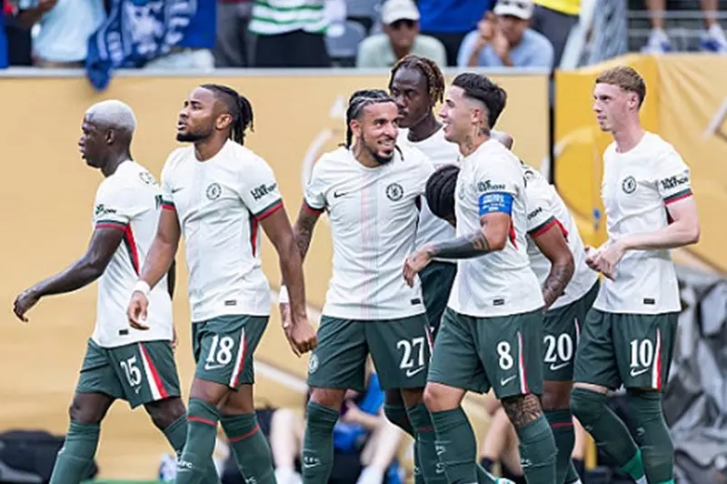 صدام عملاق: تشيلسي يواجه باريس سان جيرمان في نهائي كأس العالم للأندية