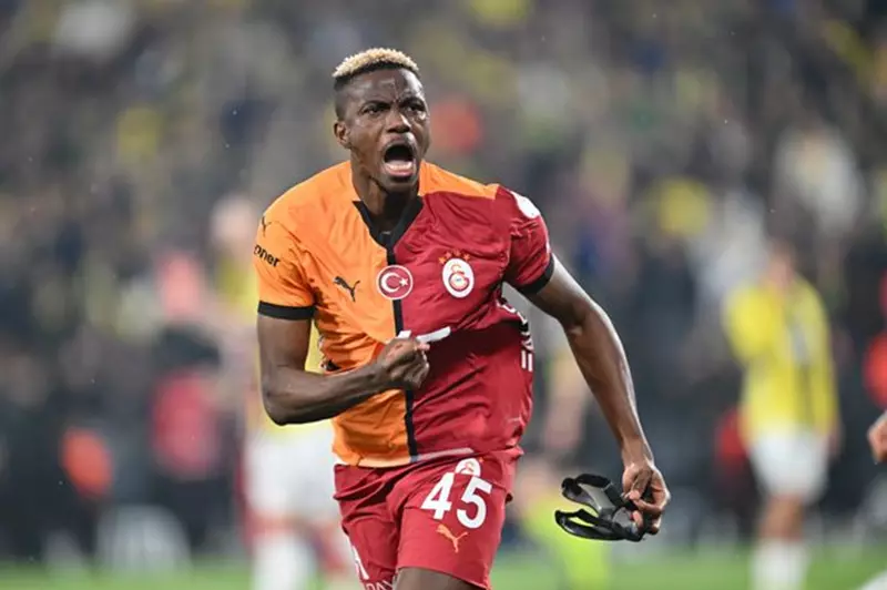 صفقة انتقال أوسيمين: نابولي وجالاتا سراي يتوافقان على 75 مليون يورو