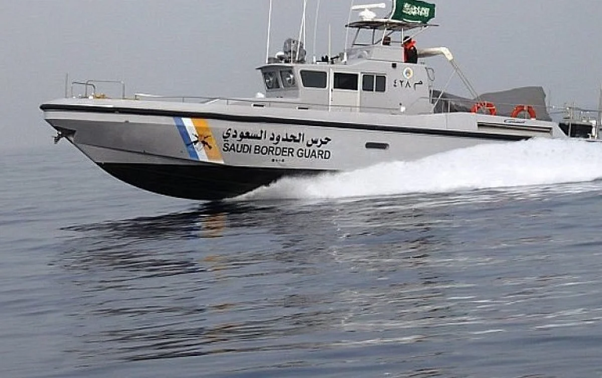 ضبط ثلاثة أشخاص يمارسون الصيد غير القانوني بجازان بحوزتهم أسماك مصيدة