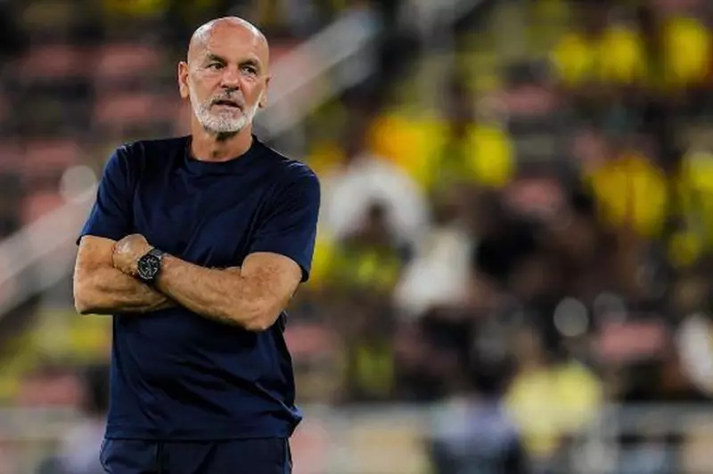 فيورنتينا يكشف عن تعيين بيولي كمدرب جديد للفريق