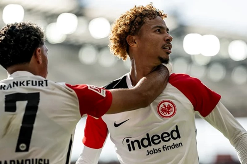 ليفربول يعاود مفاوضاته لضم إيكيتيكي بعد رفض العرض الأول