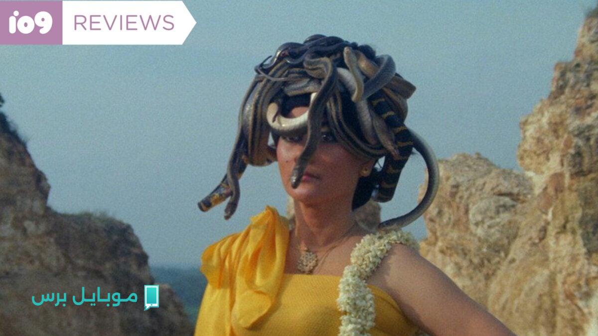 ملكة السحر الأسود: صورة ملونة لأسطورة الرعب وعبادة الغموض