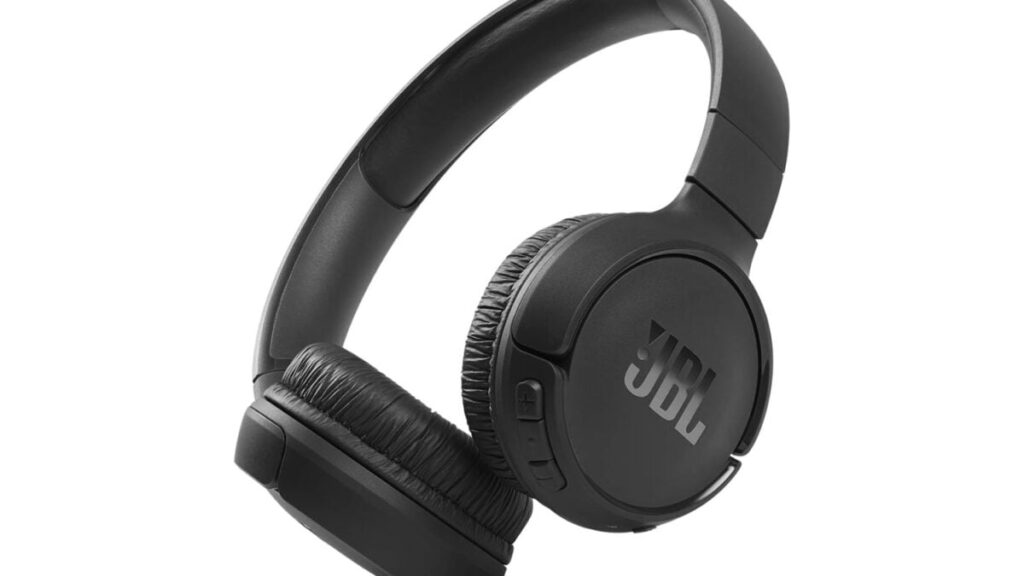 من الميزانية إلى التفرد: استمتع بسحر سماعات رأس JBL في يوم الذروة!