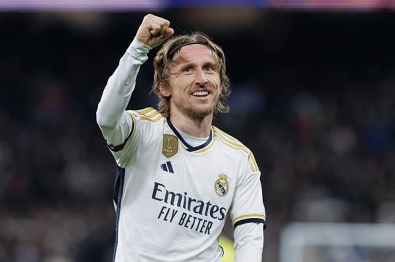 مودريتش ينتقل إلى ميلان بعد فترة ناجحة مع ريال مدريد