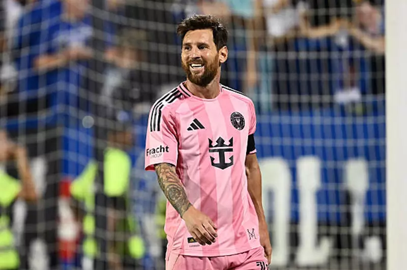 ميسي ينضم إلى إنتر ميامي برقم جديد في الدوري الأمريكي