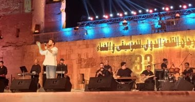 أحمد جمال يعيد إحياء ذكريات أراب آيدول بتقديم أغاني فضل شاكر في مهرجان القلعة