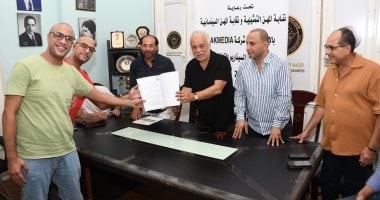 أشرف زكى ومسعد فودة يتعاونان لتقدير المواهب في مسابقة السيناريو التليفزيوني