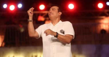 إيهاب توفيق ي dazzles بأغانيه في مهرجان القلعة بالتفاعل الجماهيري المميز