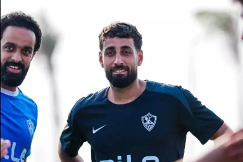 استقبال مميز ولافت من لاعبي الزمالك للاعب عدي الدباغ