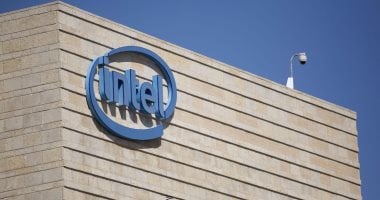 الحكومة الأمريكية تقرر استحواذ 10% على شركة إنتل لتعزيز الابتكار التكنولوجي