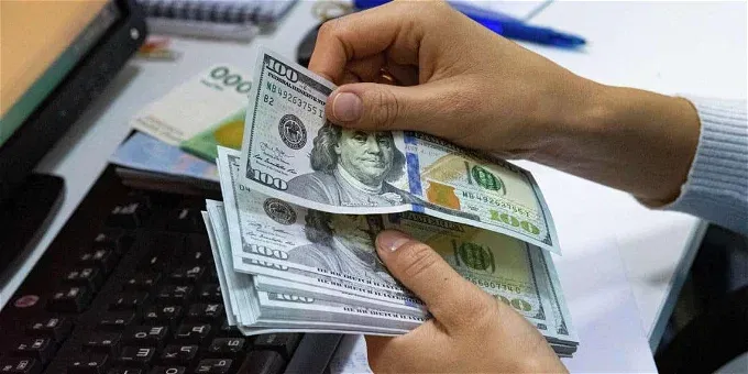 انخفاض مفاجئ في سعر الدولار اليوم 5 أغسطس 2025 أمام العملات الأخرى!