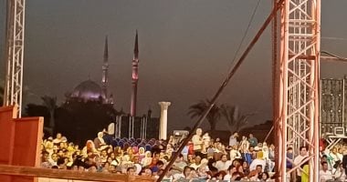تجربة فنية مميزة: حفل أحمد جمال في ختام مهرجان القلعة