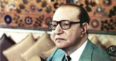 تحليل تأثير أغانى محمد عبد الوهاب على التراث الموسيقي العربي في معهد الموسيقى العربية