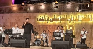 تكريم الأمهات: مصطفى حجاج يحتفي بإرث عدوية ونجاة في مهرجان القلعة