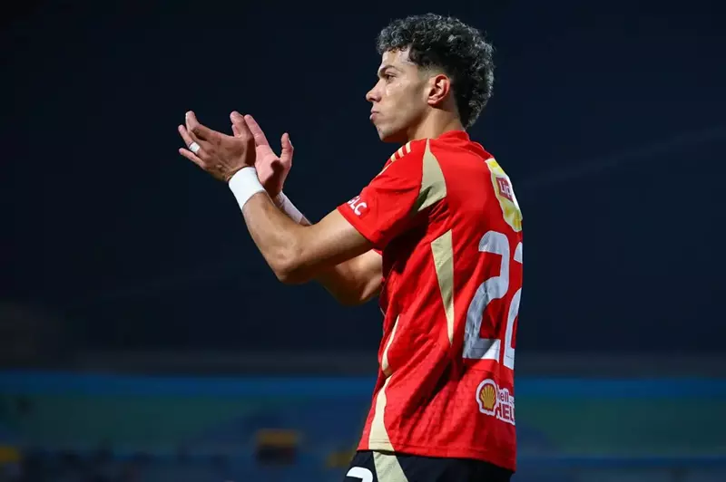 جاهزية إمام عاشور: تأثير التنسيق بين المنتخب والنادي الأهلي على الأداء الرياضي
