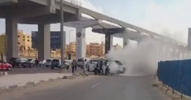 حريق سيارة ميكروباص على طريق المحور دون تسجيل إصابات