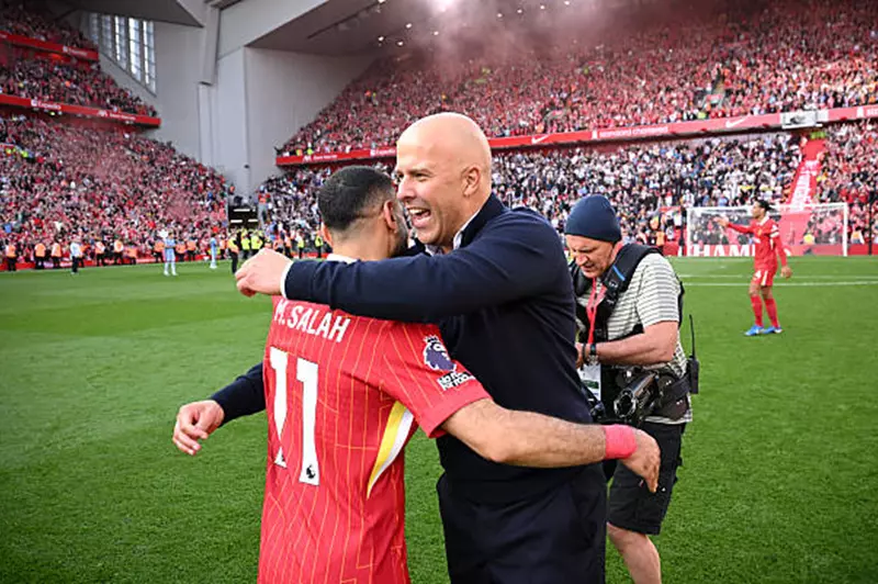سلوت يكشف عن البديل المثالي لصلاح في أمم أفريقيا 2023