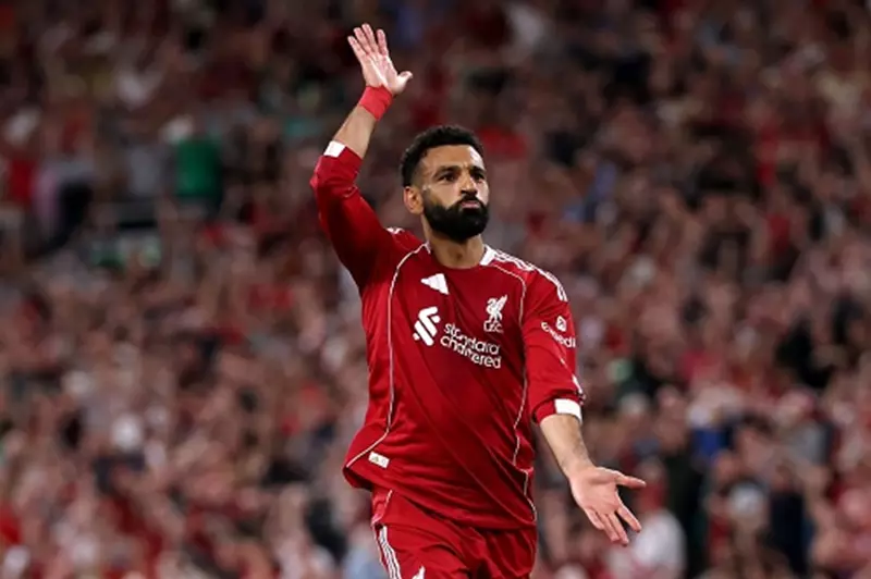صلاح يتألق في فوز ليفربول على بورنموث وسط بكاء ومشادات في الملعب