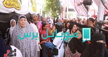 طوابير النساء أمام لجان انتخابات مجلس الشيوخ في حي الساحل بالقاهرة: مشاهد حية من الحدث