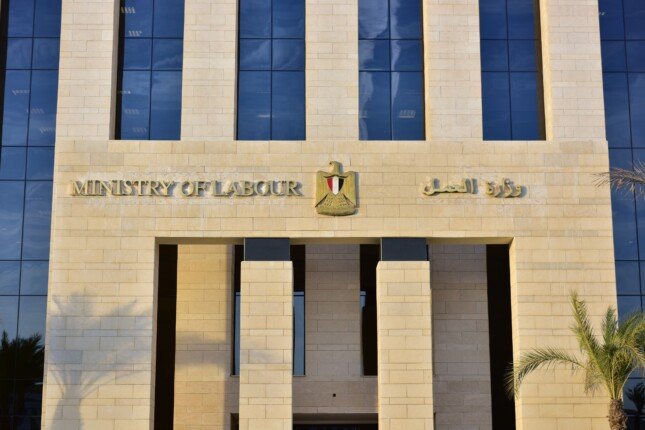 فرص عمل مغرية برواتب تصل إلى 12000 درهم في الإمارات
