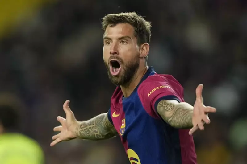مارتينيز يكشف عن تفاصيل رحيله المفاجئ من برشلونة
