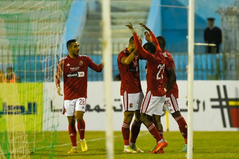 مغامرات الأهلي والمحلة: دراسة لتجارب مثيرة عبر 15 عاماً