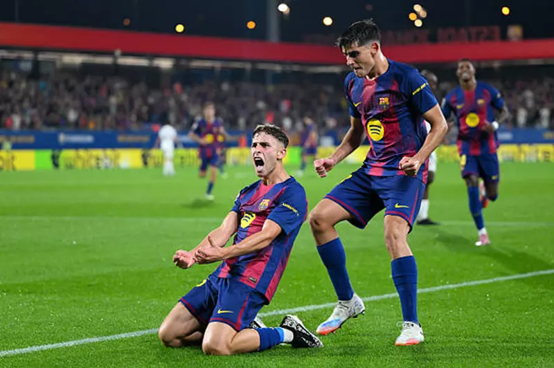 إبداع كتالوني: برشلونة يتألق بسداسية أمام فالنسيا في الدوري الإسباني