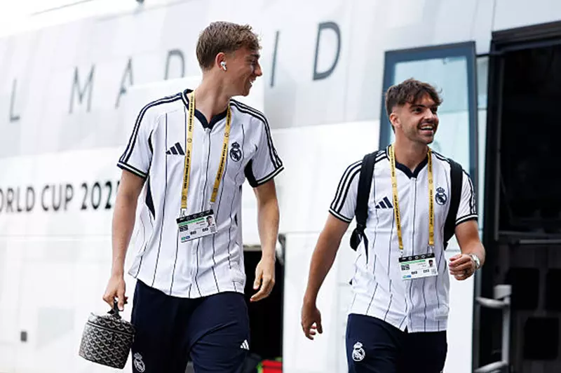 اختفاء مفاجئ لأسينسيو: مصير مجهول وتهديدات بالرحيل من ريال مدريد