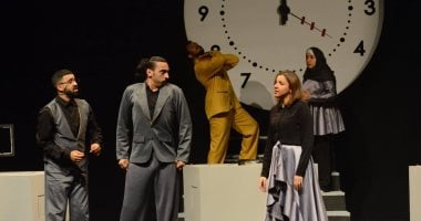 استكشاف التجريب في مهرجان القاهرة الدولي للمسرح: تجربة عرض طوق