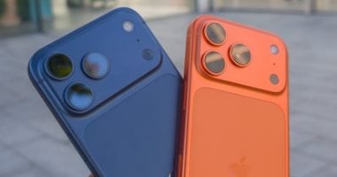 اللون المثالي لجهاز iPhone 17 Pro: تحليل مفصل بين البرتقالي والأزرق الغامق