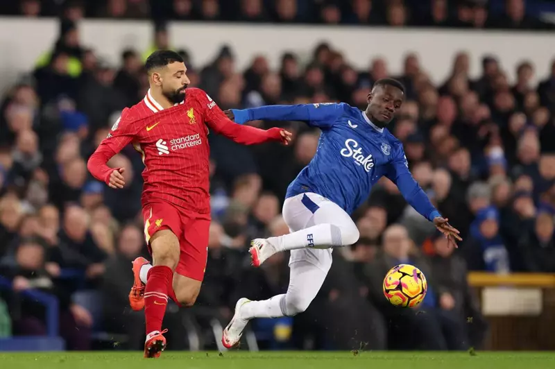 تاريخ مواجهات ليفربول وإيفرتون في الدوري الإنجليزي: تحليل شامل للمباريات الأكثر تكرارًا