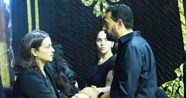 حضور نجوم الفن في عزاء أرملة الموسيقار سيد مكاوي