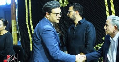 رانيا فريد شوقى والعمروسى يشاركون فى وداع أرملة الموسيقار سيد مكاوى