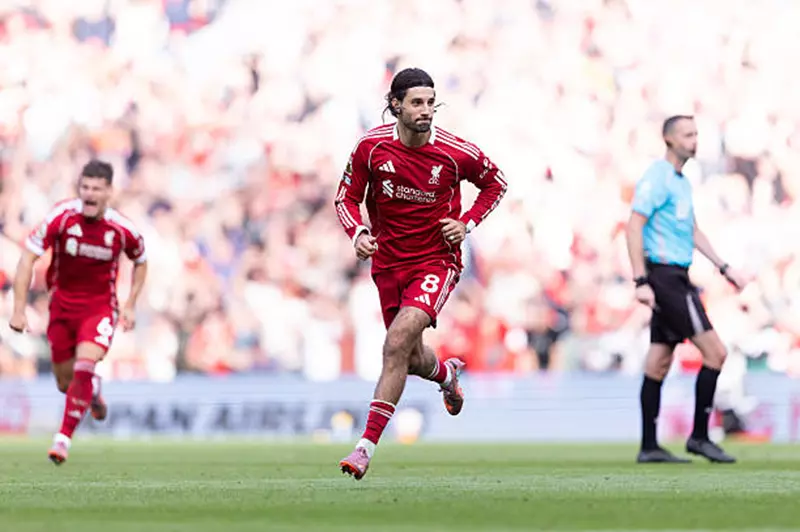سوبوسلاي يتألق ويحصد جائزة أفضل لاعب في الجولة الثالثة بالدوري الإنجليزي