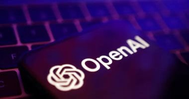 شريحة الذكاء الاصطناعي من OpenAI: هل تغير موازين القوة في 2026؟