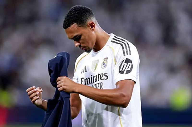 صدمة تعصف بريال مدريد: غياب أرنولد عن المباريات القادمة وتأثيره على الأداء