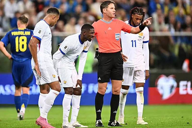 غياب ديمبيلي الطويل: تأثير سلبي على طموحات باريس في دوري الأبطال