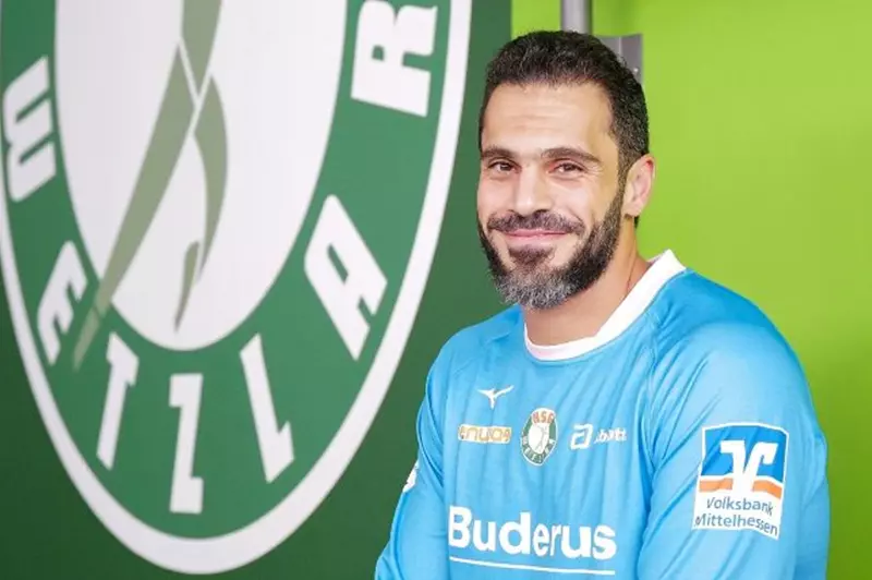 فيتسلار الألماني يتعاقد مع كريم هنداوي حارس الزمالك الجديد